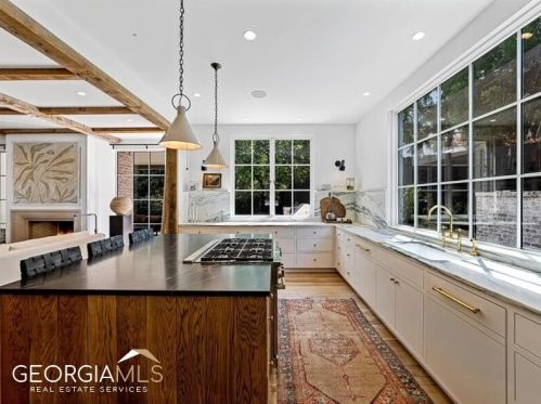 2303 Havenridge Dr, Atlanta GA  30305-4014 exterior
