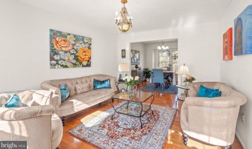 7909 Pebble Brook Ct, Springfield VA  22153-2618 exterior