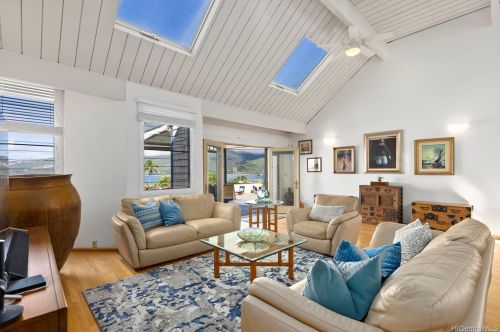 106 Lumahai St, Honolulu HI  96825-2104 exterior
