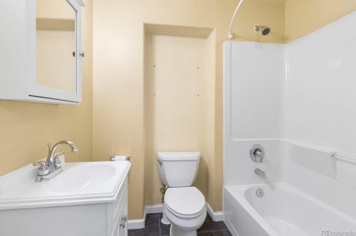 4824 Eaton Park Way, Aurora CO 80016-5926 exterior