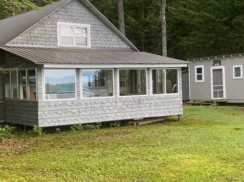8 Beech St, Millinocket, ME 04462-1444