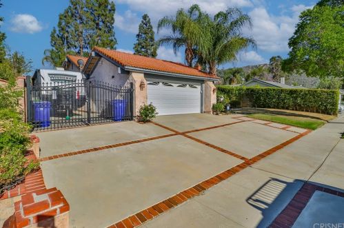 1664 Flowerdale St, Simi Valley, CA 93063-4453