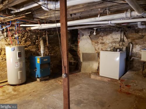 1813 19 St, Philadelphia PA  19146-1438 exterior