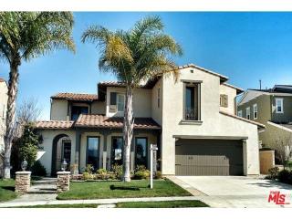 8042 Rayford Dr, Los Angeles, CA 90045-2450