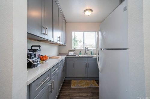 1447 Windsor Rd, Glendale CA  91205-2767 exterior