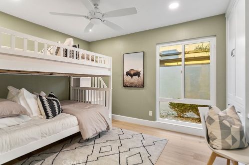 17089 Westport Dr, Huntington Beach CA  92649-4246 exterior