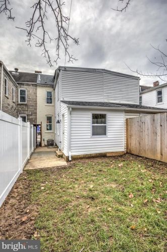 629 1st St, Lancaster PA  17603-3621 exterior