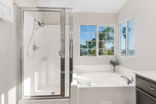 8974 Oakridge Ct, Riverside CA  92508-3095 exterior