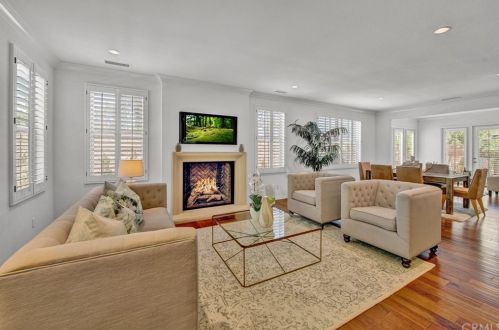 328 Bronze, Irvine CA  92618-1510 exterior