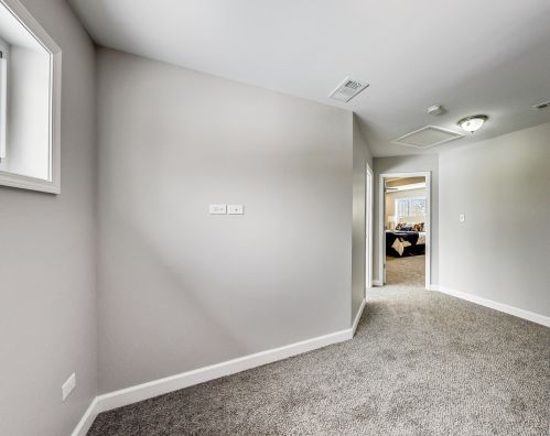 138 Hillside Ln, Willowbrook IL  exterior