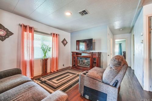 1400 13th St, Upland CA 91786-2966 exterior