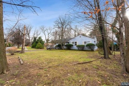 310 Franklin Tpke, Ridgewood, NJ 07450-1932