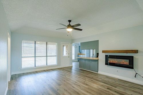 1410 Torrey St, Granbury TX  76048-2384 exterior