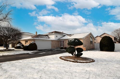 302 Wheatfield Rd, Matteson IL  60443-1300 exterior