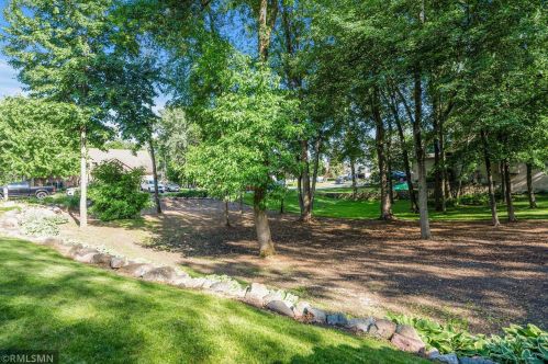23086 Havelka Ct, Columbus, MN 55025