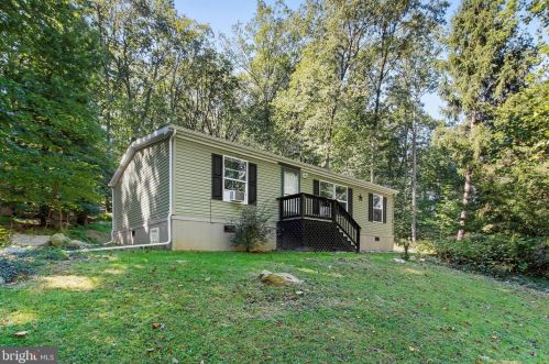 1148 Moulstown Rd, Hanover PA 17331-6853 exterior