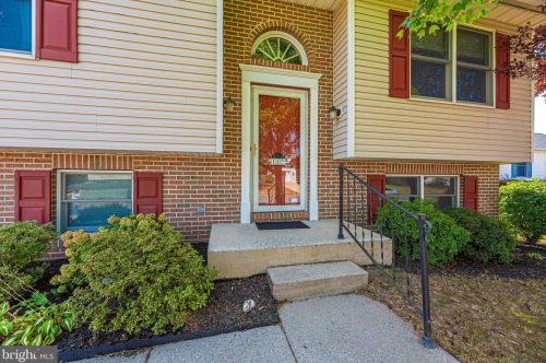 113 Victor Dr, Graceham, MD 21788-1784