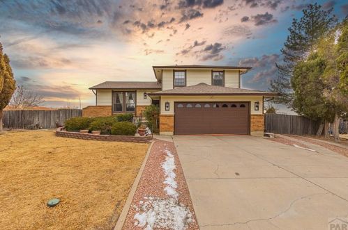 29 Belvista Ct, Pueblo, CO 81001-1703