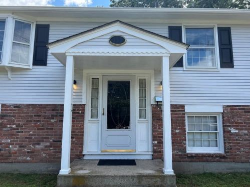 130 Keeley Ave, Warwick, RI 02886-7815