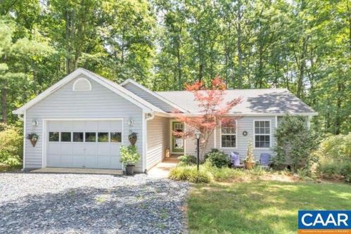 26 Evergreen Ln, Bybee, VA 22963-3050