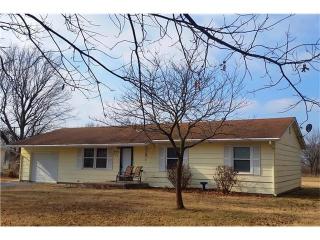 319 Cleveland St, Garnett, KS 66032-2638