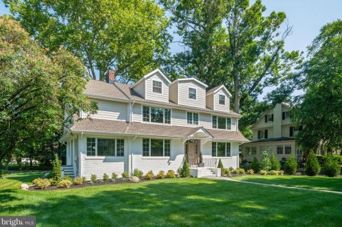 377 Kings Hwy, Tavistock NJ 08033-2004 exterior