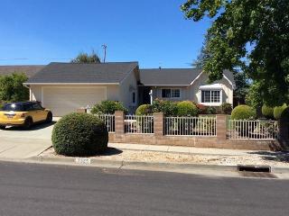 7525 Newcastle Dr, Cupertino, CA 95014-5220