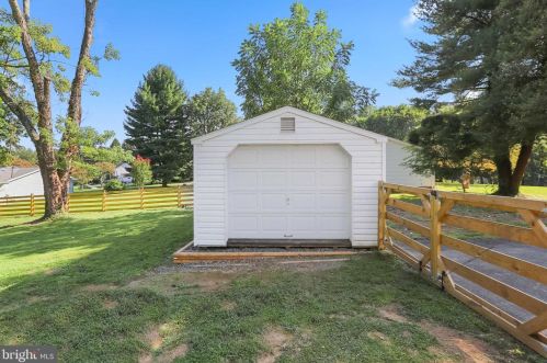 2713 Fallsmont Dr, Fallston MD  21047-2248 exterior