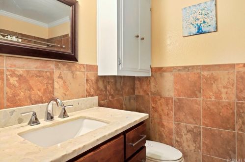 6010 Kitty Hawk Dr, Riverside CA  92504-1422 exterior