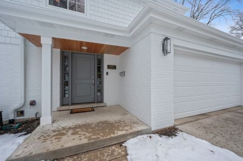 1834 Stockton Dr, Northfield, IL 60093-3243