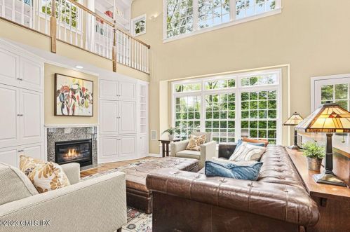 20 Stoney Ridge Ln, Riverside CT  06878-2022 exterior