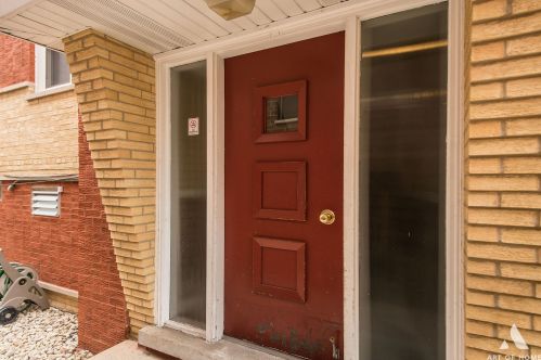 5516 Higgins Ave, Chicago, IL 60630-2111