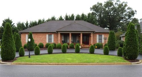 601 College View Dr, Bridgewater, VA 22812-3532