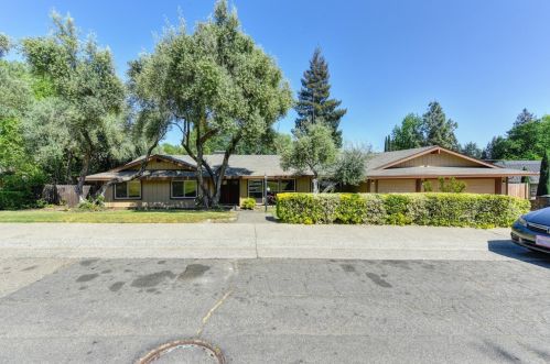4920 Shamrock Dr, Fair Oaks, CA 95628-5249