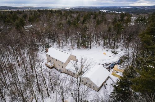 102 Candlelight Rd, Rindge, NH 03461-5310