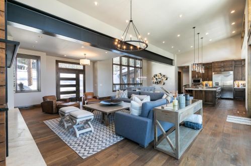 9513 Cloudcroft Ct, Truckee CA  96161-4314 exterior