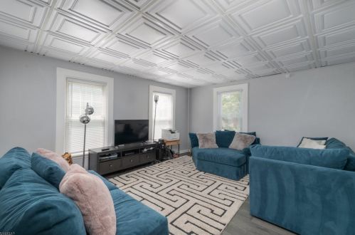 495 Boyden Ave, Maplewood NJ  07040-3030 exterior