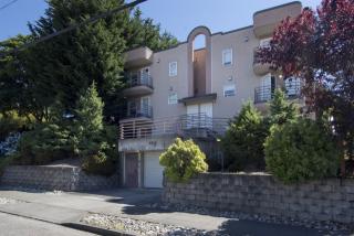 3216 14th Ave, Seattle, WA 98119-1727