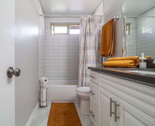 6875 Crest Ave, Riverside CA  92503-1162 exterior