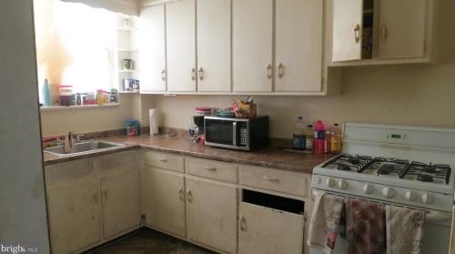 107 Hermitage Ave, Trenton NJ  08618-5509 exterior