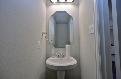 1544 Chama Dr, Fort Worth TX  76119-2666 exterior