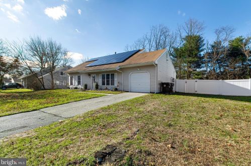 16 Patricia Ln, Erial, NJ 08081-1810