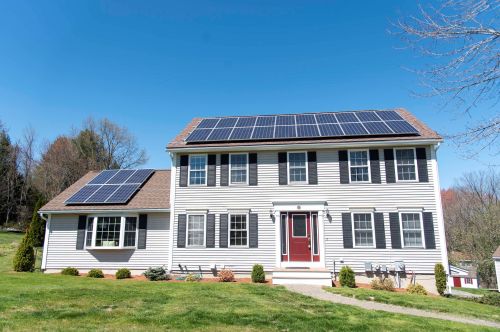 6 Harmony Dr, Londonderry, NH 03053-3911