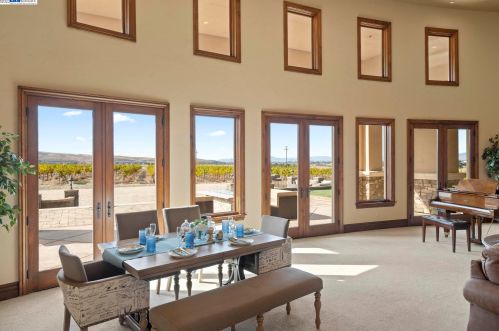 7123 Cedar Mountain Rd, Livermore, CA 94550-7373