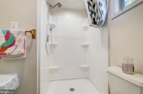 4946 Beech St, Shady Side MD 20764-9666 exterior