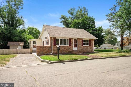 126 Loomis Ave, Trenton, NJ 08610-4436