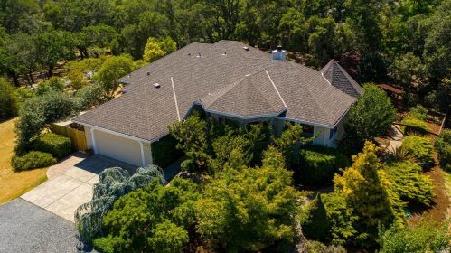 201 Chiquita Rd, Healdsburg, CA 95448-9055