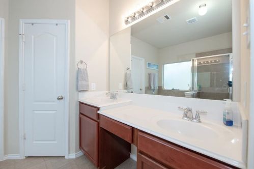 5302 Jay Thrush Dr, Richmond TX 77407-4011 exterior