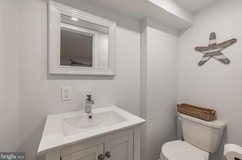 1917 12 St, Philadelphia PA 19148-2209 exterior