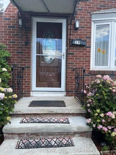 19 Waite St, Providence, RI 02908-1325